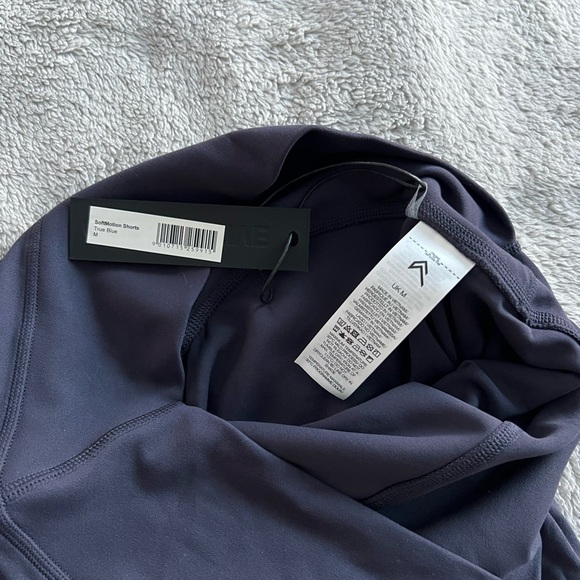NEW! Oner Active Softmotion High Waisted Shorts True Blue Medium - Picture 4 of 4
